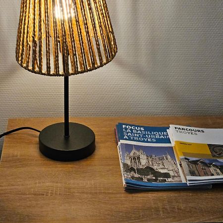 Le Logis Du Clocher Troyes Eksteriør billede